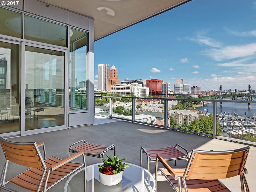 1930 S River Drive Penthouse Portland